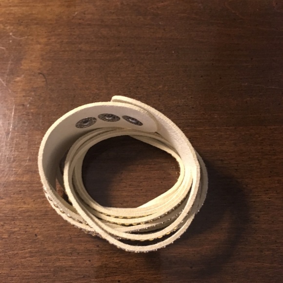 Double wrap cuff bracelet or choker. - Picture 3 of 3